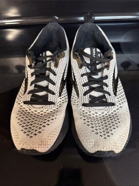 Brooks Women's Revel 4 Knit Running Sneakers - White & Black